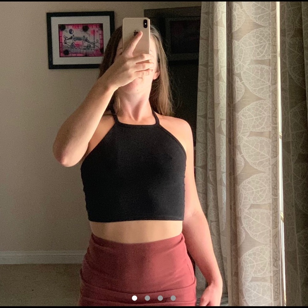 ✨black halter tie crop top✨